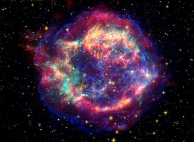 El análisis espectral indica que la sílice está presente en este remanente de supernova, Cassiopeia A.